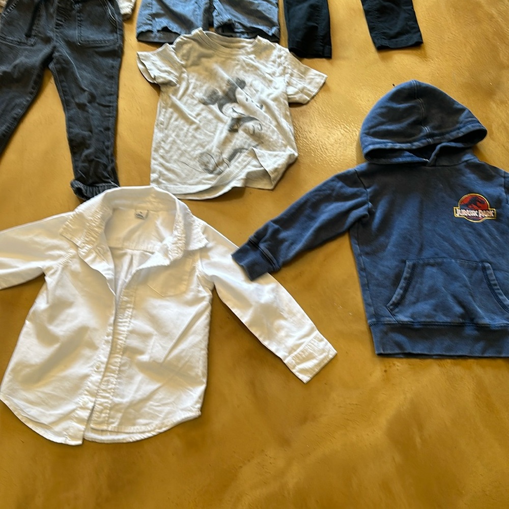 16 pieces boys 3T one NWT rest in very good to new condition, 2 sets of pijs.